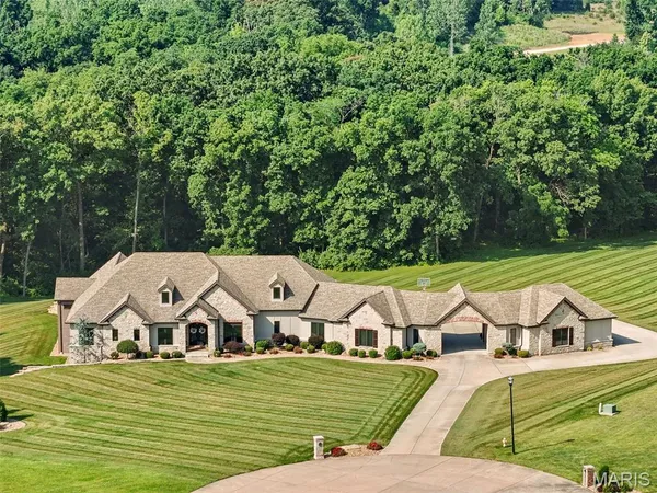 $2,100,000 | 32 Taylors Way, Foristell, MO 63348