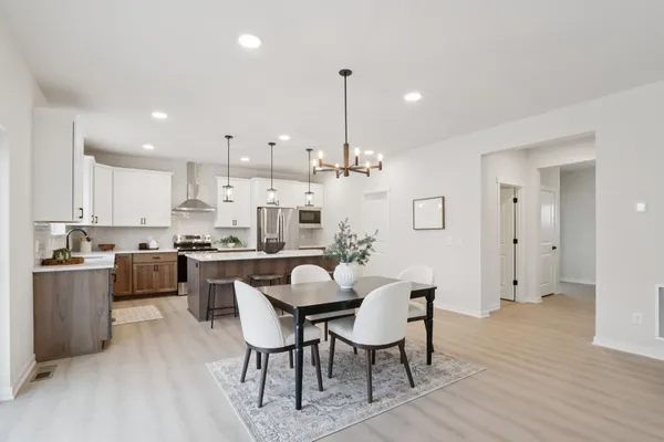 $632,900 | 534 Buss Cottage Grove, Cottage Grove, WI 53527