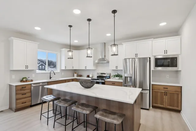 $632,900 | 534 Buss Cottage Grove, Cottage Grove, WI 53527