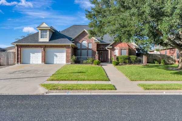 $357,000 | 206 Summerwind Drive, Victoria, TX 77904