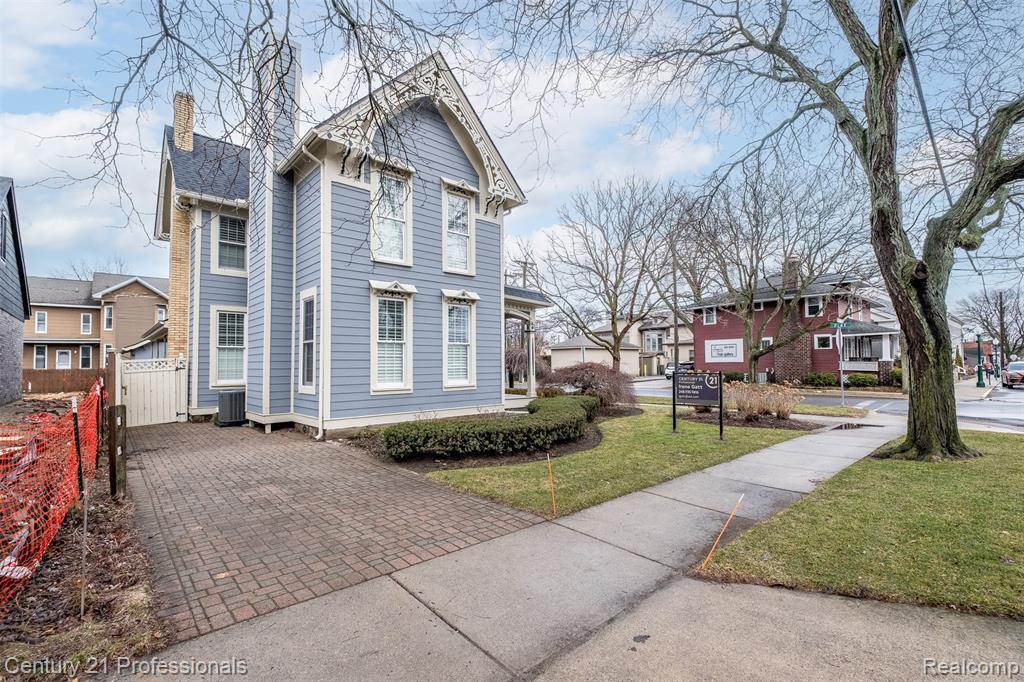 302 West 3rd Street Rochester, MI 48307 - Photo 4 of 74 Gallery Image 4