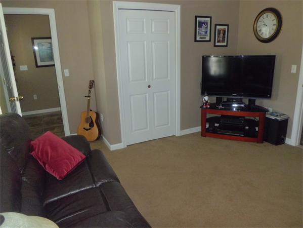 8 Old Farm Road Palmer, MA 01069 - Photo 16 of 29 Gallery Image 16