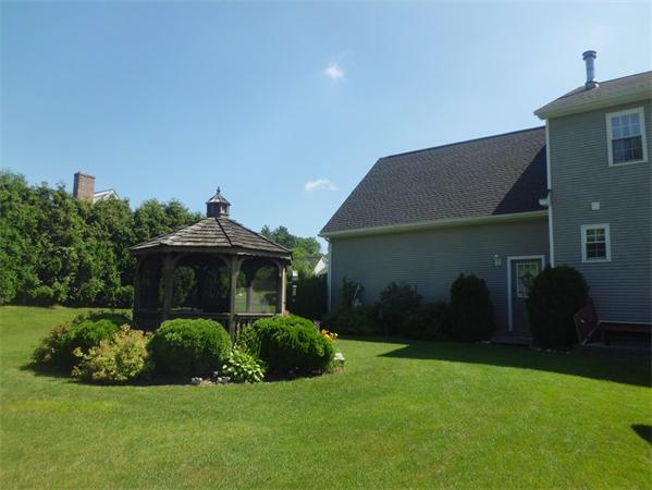 8 Old Farm Road Palmer, MA 01069 - Photo 4 of 29 Gallery Image 4