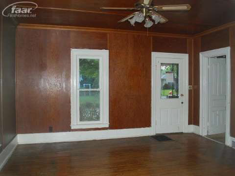 218 George Street Flushing, MI 48433 - Photo 12 of 29 20363467-11.JPG