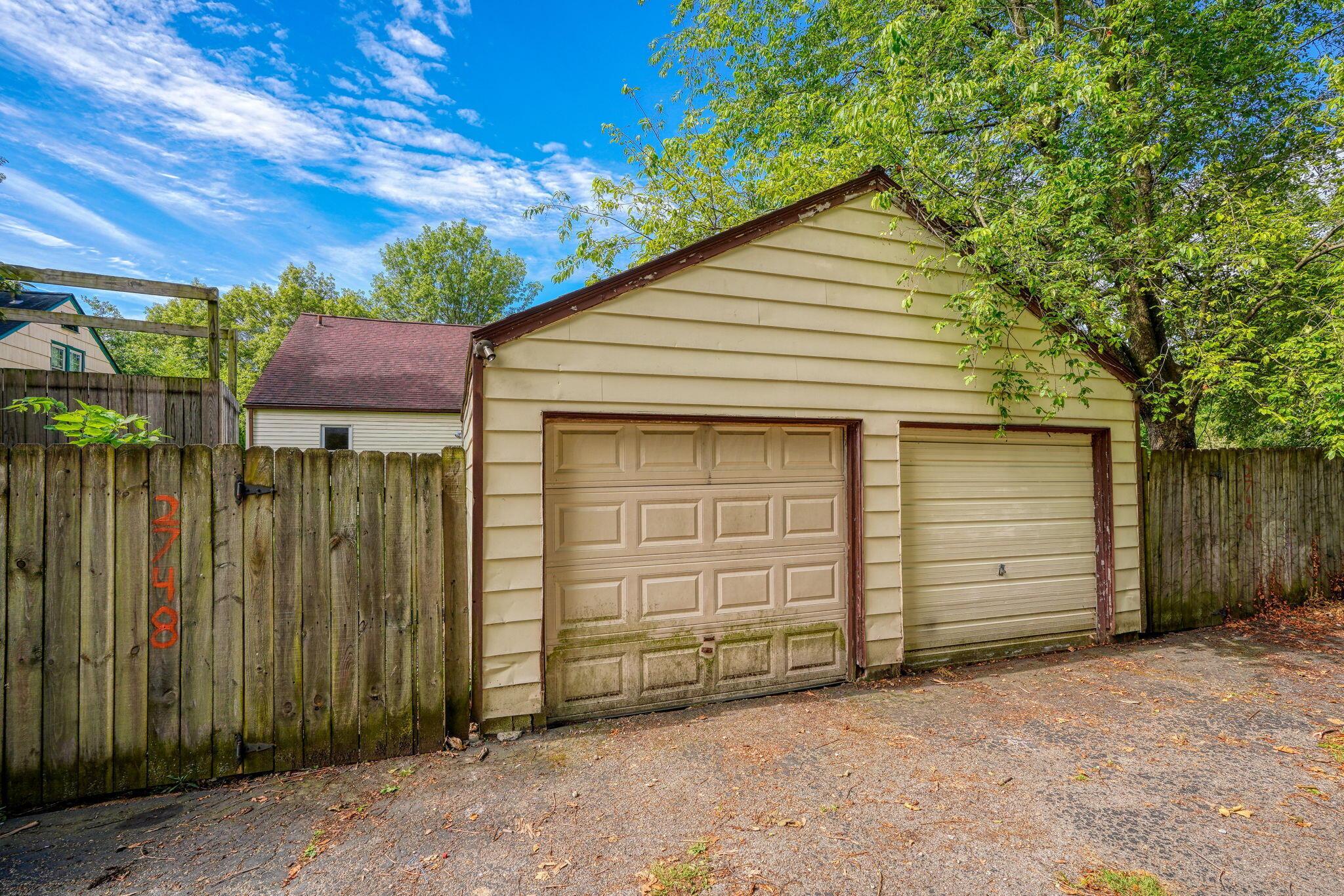 2746 Ruhl Avenue Columbus, OH 43209 - Photo 41 of 49 2746-2748 Ruhl Ave (13)