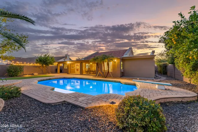 $799,900 | 9217 South Kachina Drive, Tempe, AZ 85284