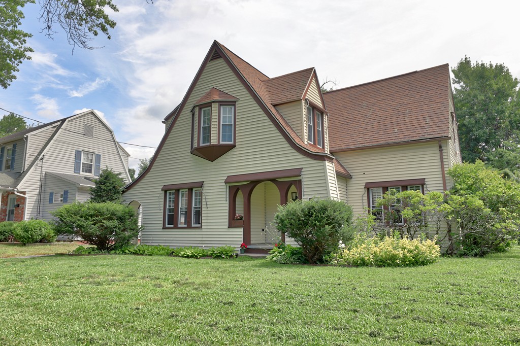 53 California Avenue Springfield, MA 01118 - Photo 1 of 13 Gallery Image 1