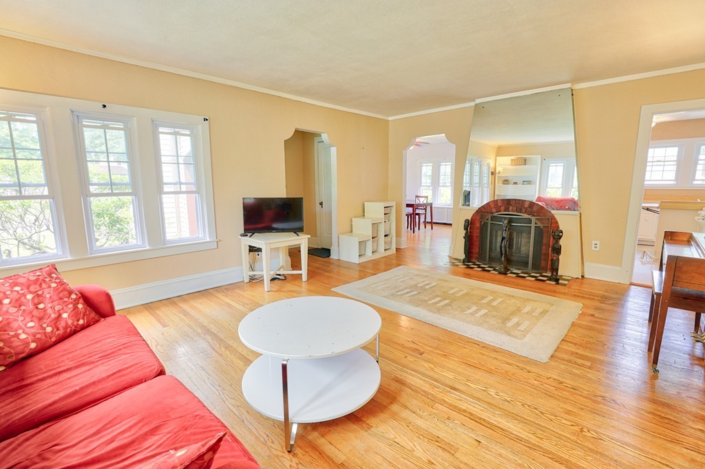 53 California Avenue Springfield, MA 01118 - Photo 2 of 13 Gallery Image 2