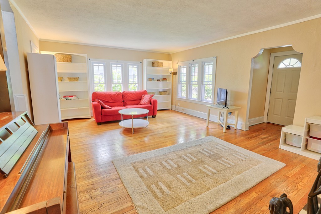 53 California Avenue Springfield, MA 01118 - Photo 3 of 13 Gallery Image 3