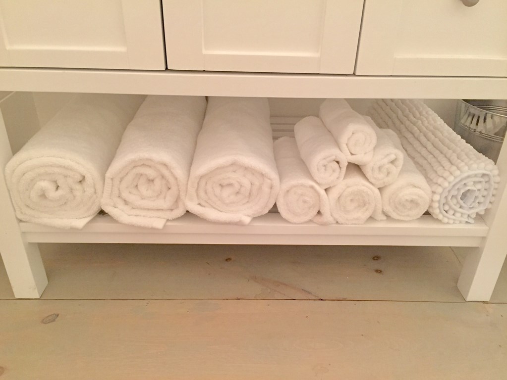 4 Bay Street, Unit A0 Hull, MA 02045 - Photo 10 of 23 a close view of closet