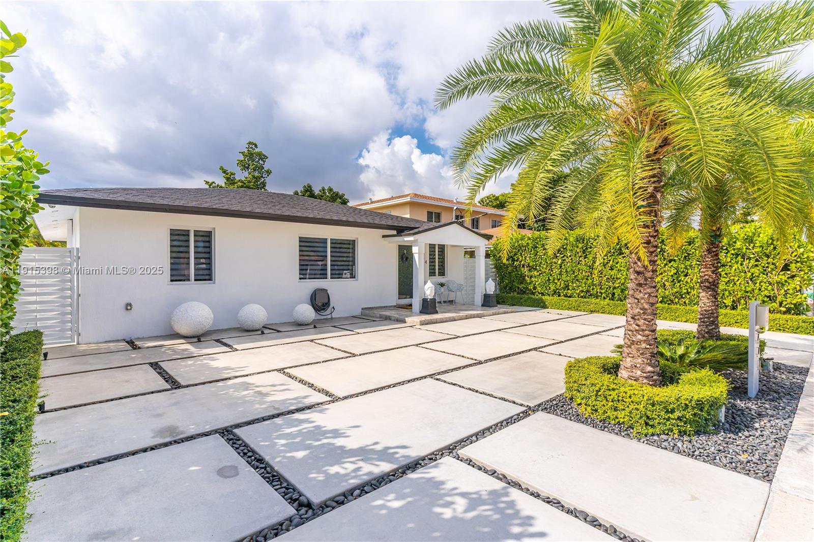 444 Southwest 64th Avenue Miami, FL 33144 - Photo 4 of 70