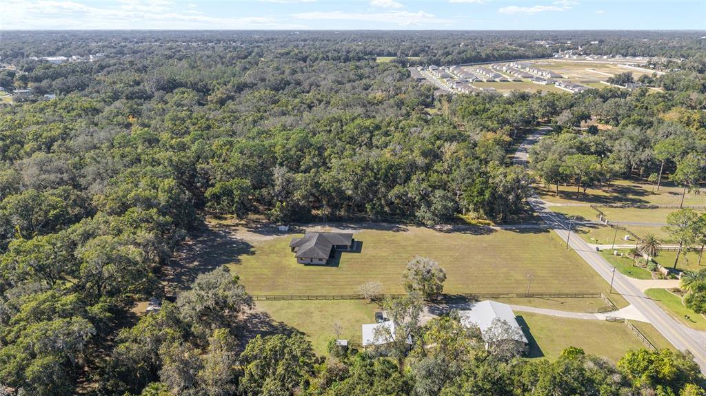 10700 Southeast Sunset Harbor Road Summerfield, FL 34491 - Photo 2 of 41