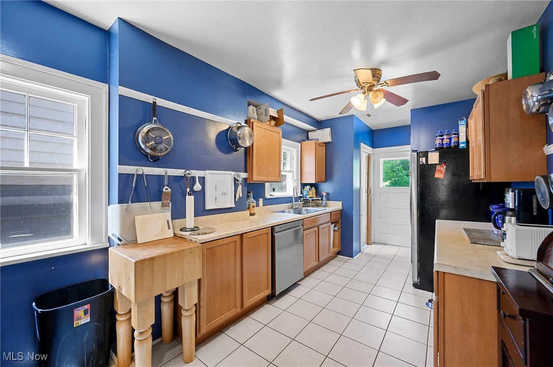 3491 Edison Road Cleveland Heights, OH 44121 - Photo 12 of 37
