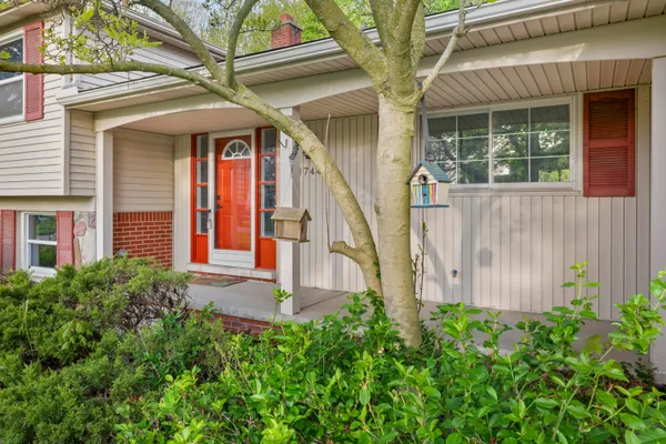 $454,900 | 17447 Park Street, Livonia, MI 48152