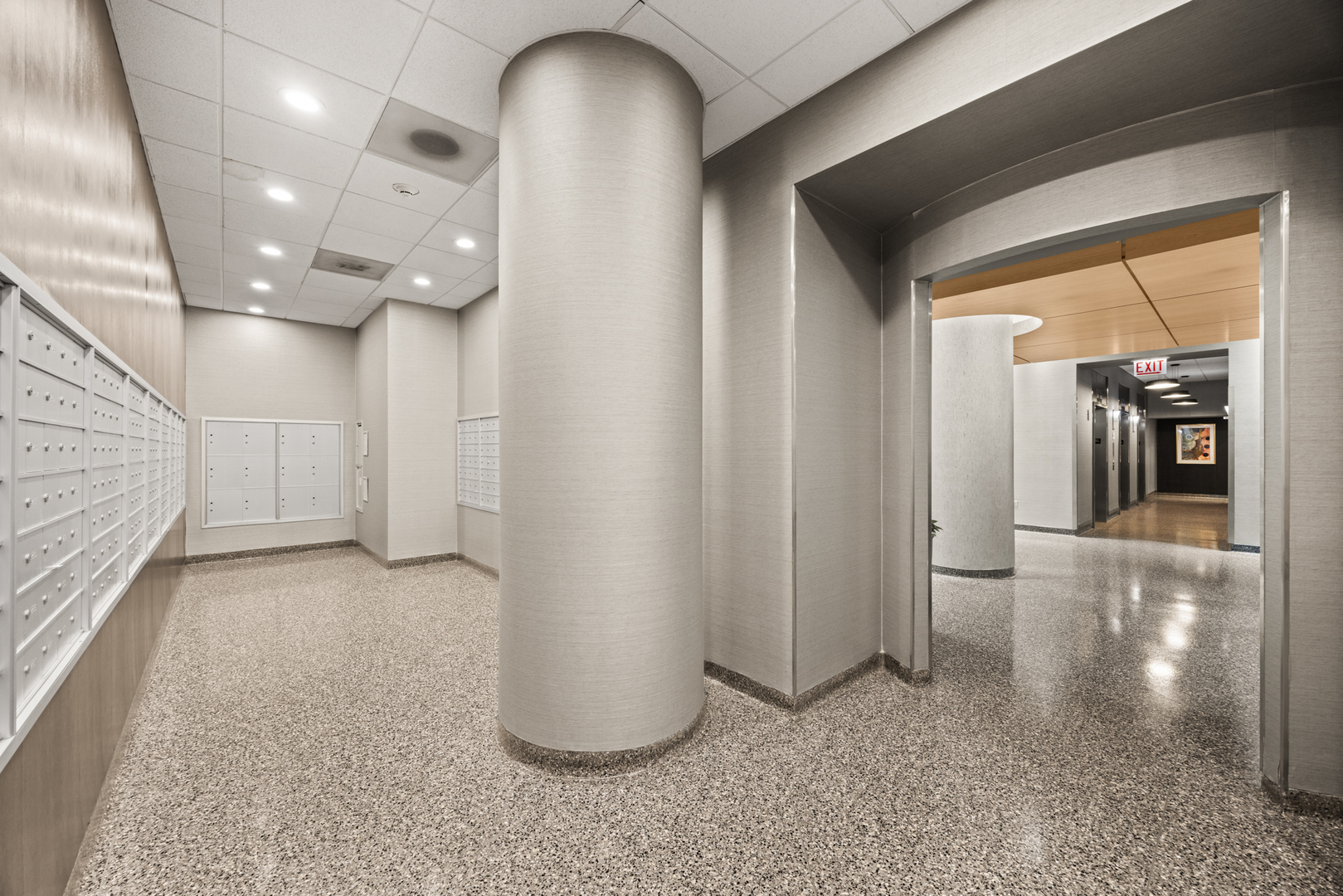 405 North Wabash Avenue, Unit 2801 Chicago, IL 60611 - Photo 4 of 29 a view of a hallway with entryway and chandelier