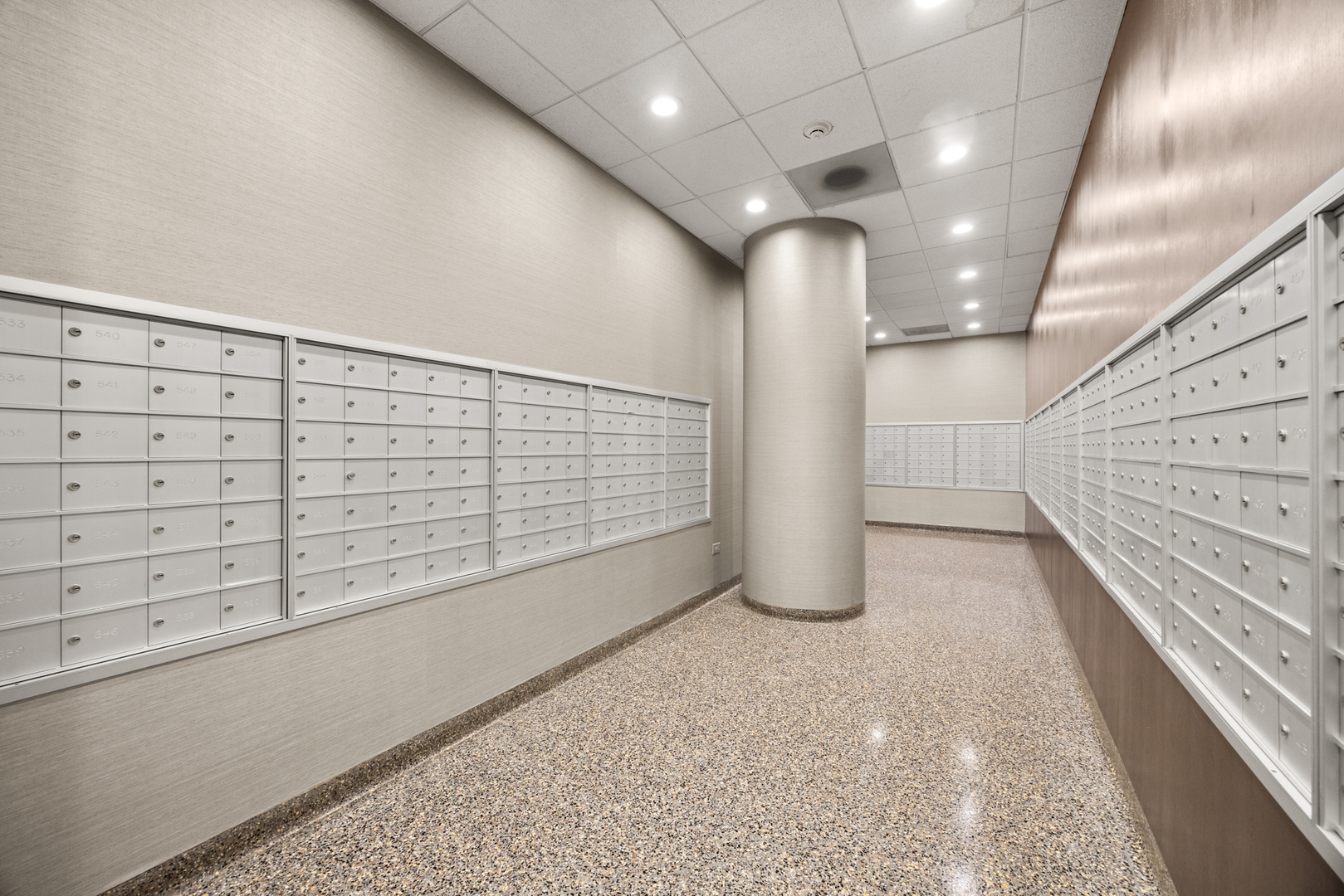 405 North Wabash Avenue, Unit 2801 Chicago, IL 60611 - Photo 5 of 29 a view of a garage