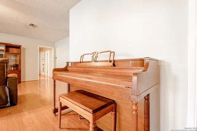 $409,000 | 729 Rocklyn Drive, Windcrest, TX 78239