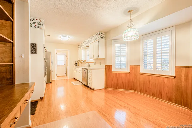 $409,000 | 729 Rocklyn Drive, Windcrest, TX 78239