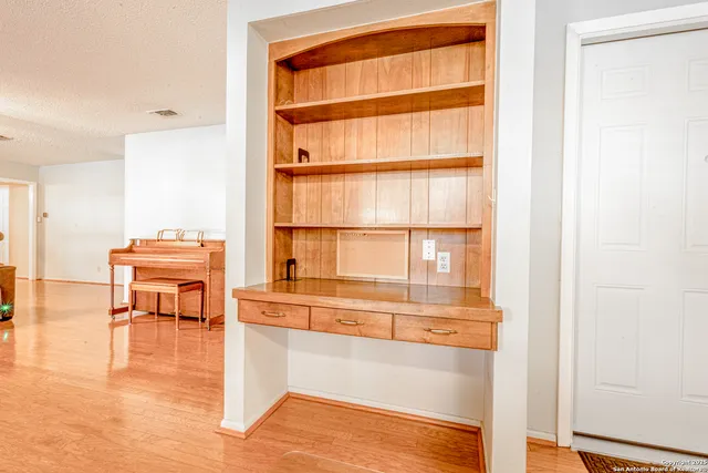 $409,000 | 729 Rocklyn Drive, Windcrest, TX 78239