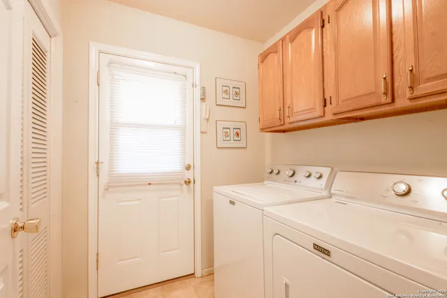 $409,000 | 729 Rocklyn Drive, Windcrest, TX 78239