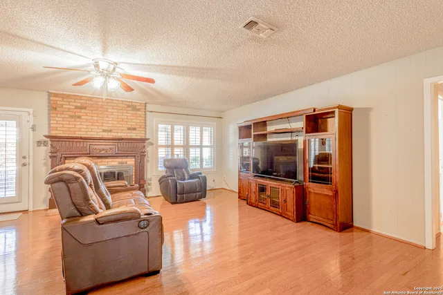 $409,000 | 729 Rocklyn Drive, Windcrest, TX 78239