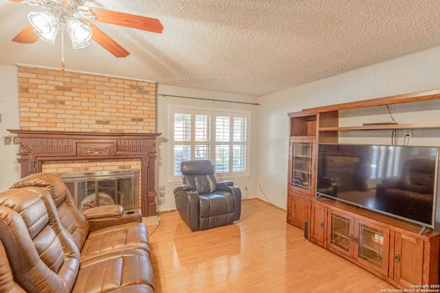 $409,000 | 729 Rocklyn Drive, Windcrest, TX 78239