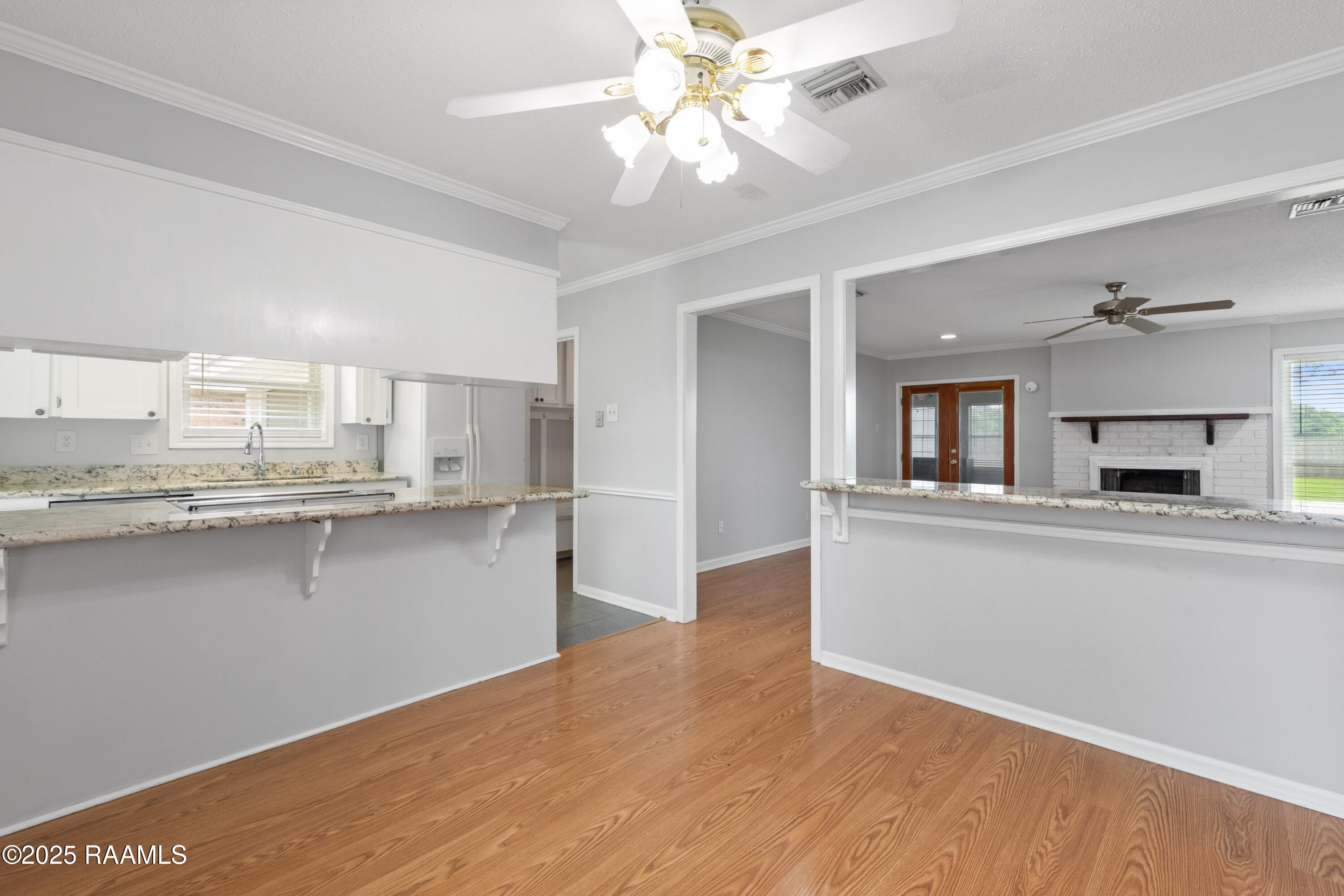 207 Vivian Drive Lafayette, LA 70508 - Photo 4 of 18 207Vivian-36