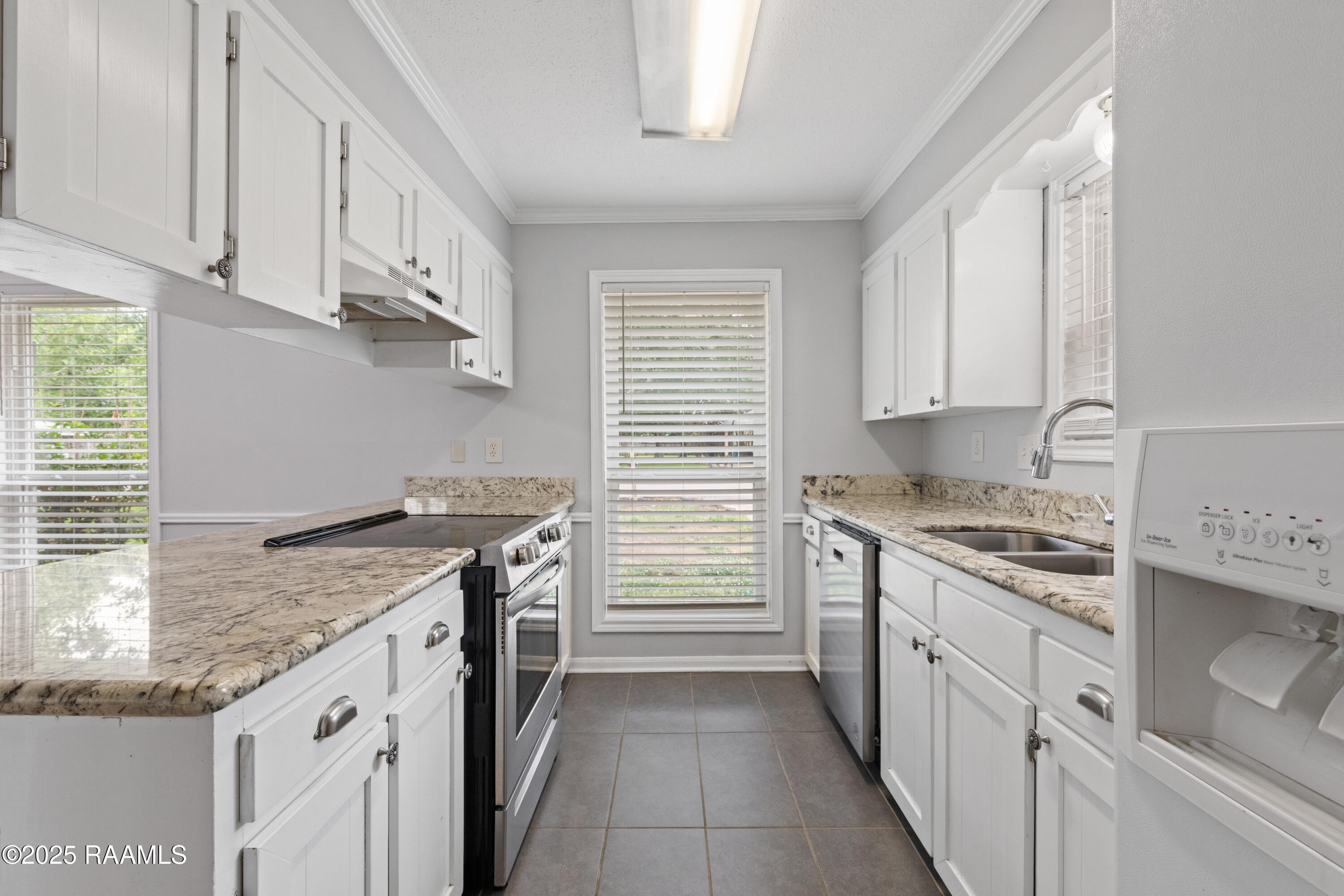 207 Vivian Drive Lafayette, LA 70508 - Photo 5 of 18 207Vivian-45