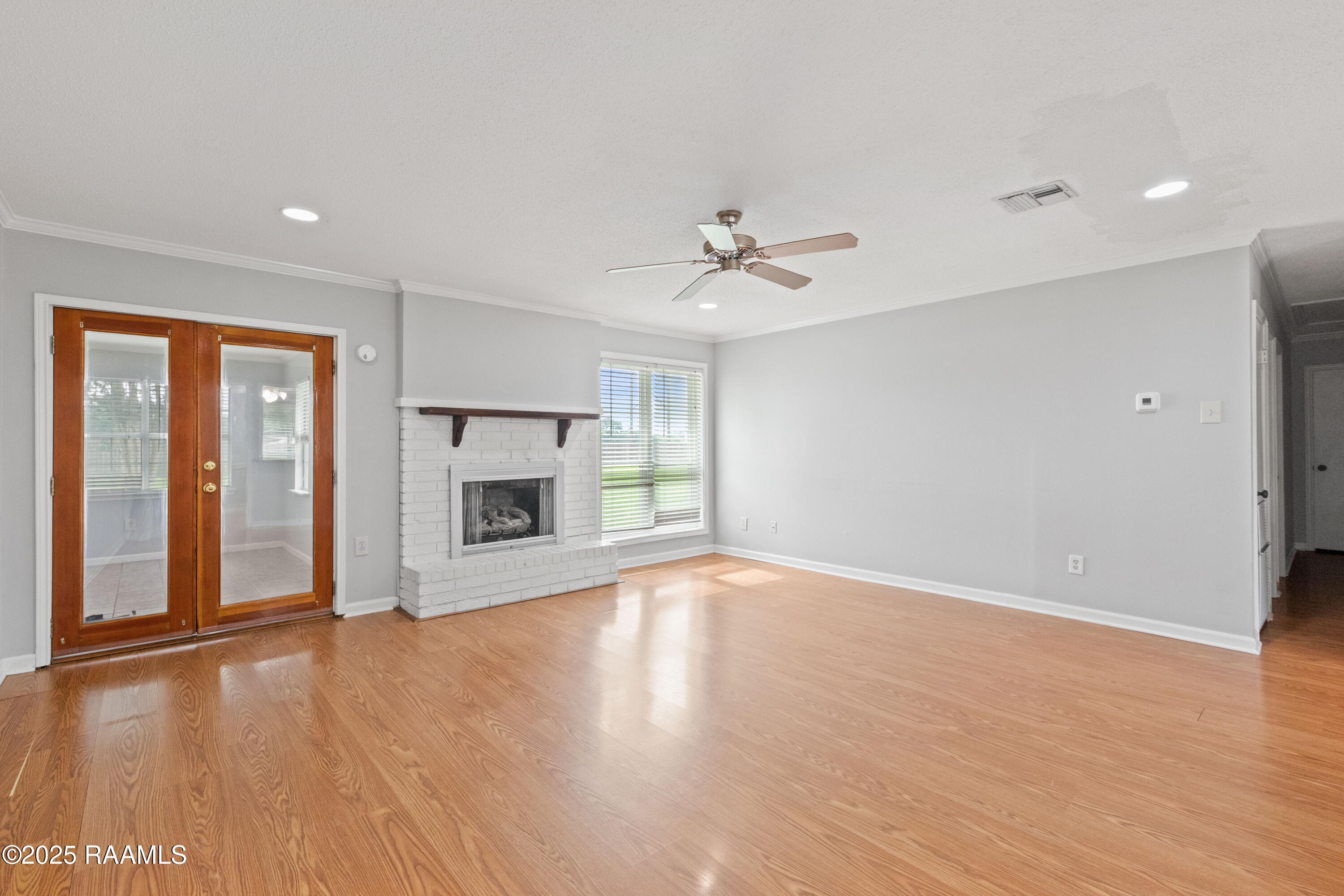 207 Vivian Drive Lafayette, LA 70508 - Photo 9 of 18 207Vivian-21