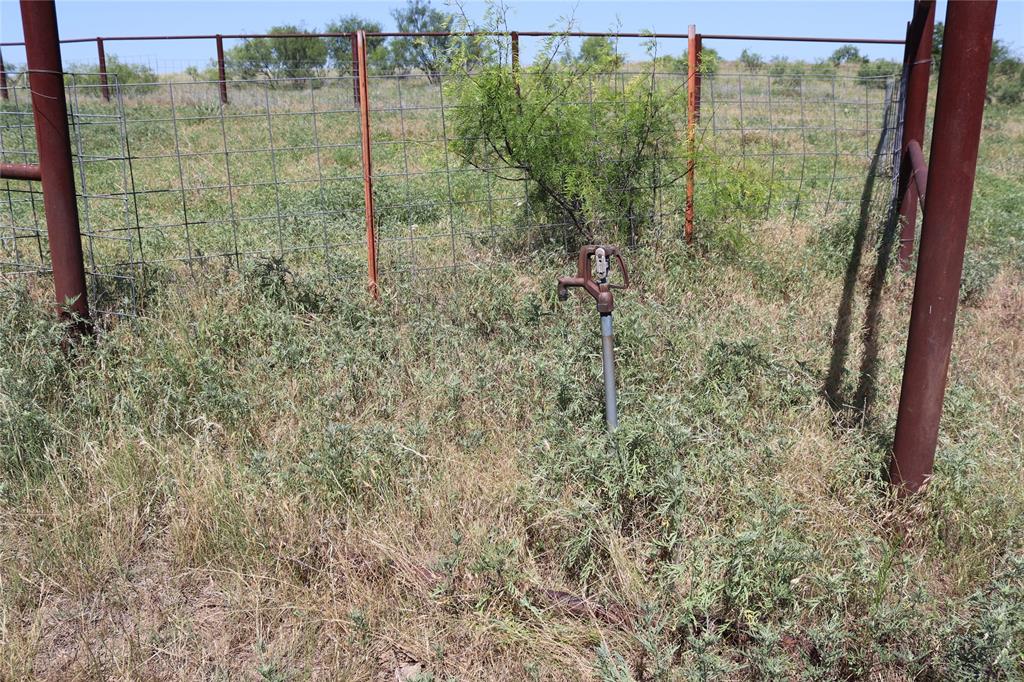 1878 Feed Road Bellevue, TX 76228 - Photo 16 of 23