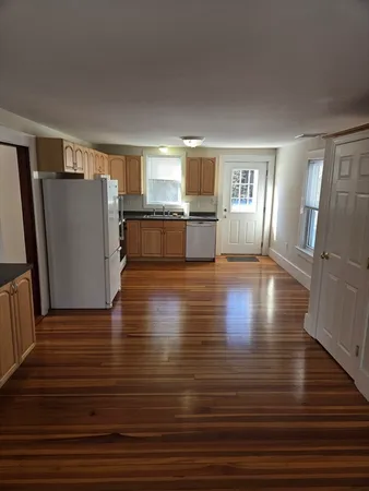 $3,200 | 169 South Road, Unit 2, Bedford, MA 01730