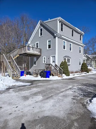 $3,200 | 169 South Road, Unit 2, Bedford, MA 01730