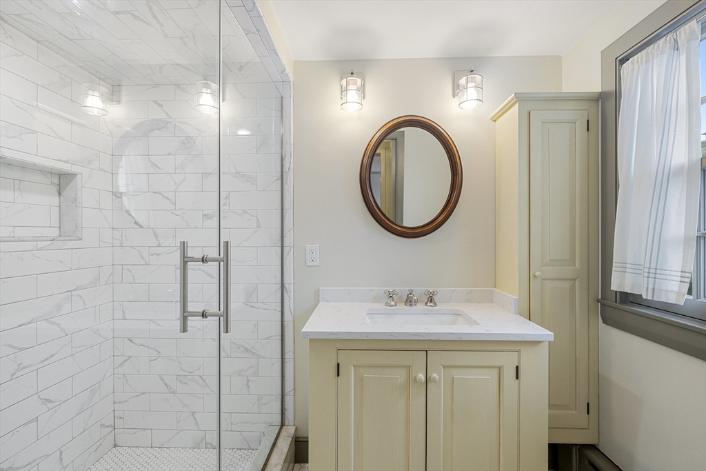 6 Lee Street Marblehead, MA 01945 - Photo 19 of 42