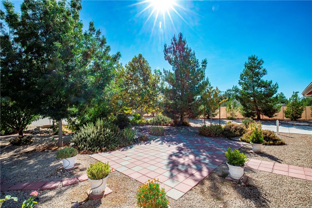 9642 East Ave R 14 Littlerock, CA 93543 - Photo 26 of 66 a view of a street with sitting area