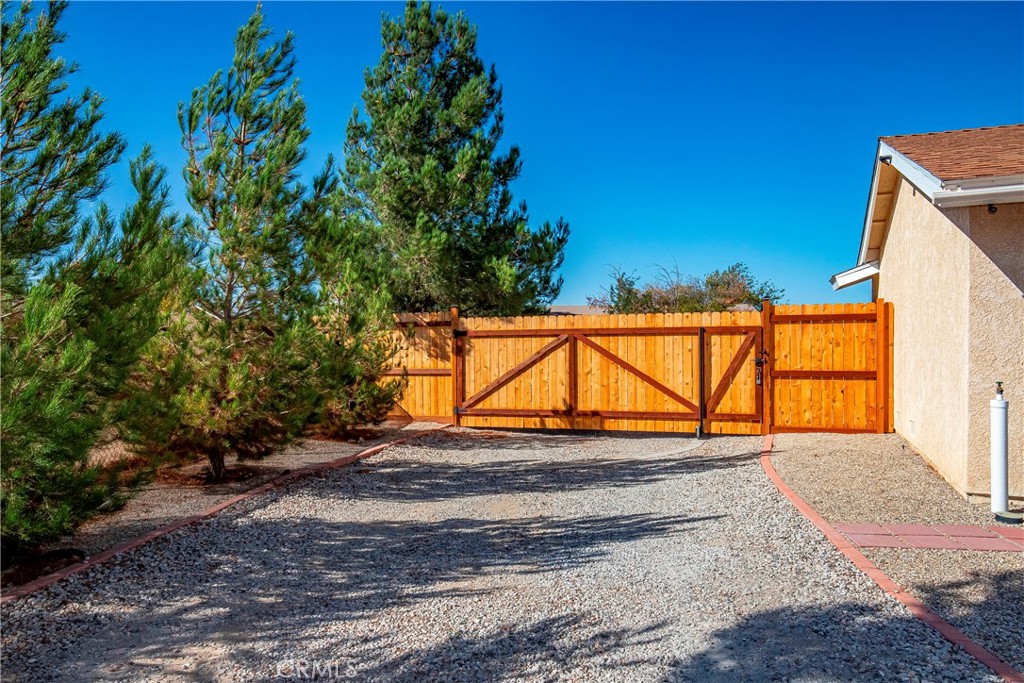 9642 East Ave R 14 Littlerock, CA 93543 - Photo 45 of 66 a view of outdoor space
