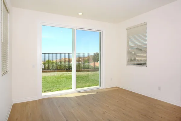 $4,999 | 24318 Via La Casa, Valencia, CA 91354