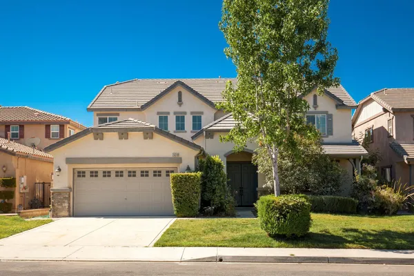 $4,999 | 24318 Via La Casa, Valencia, CA 91354