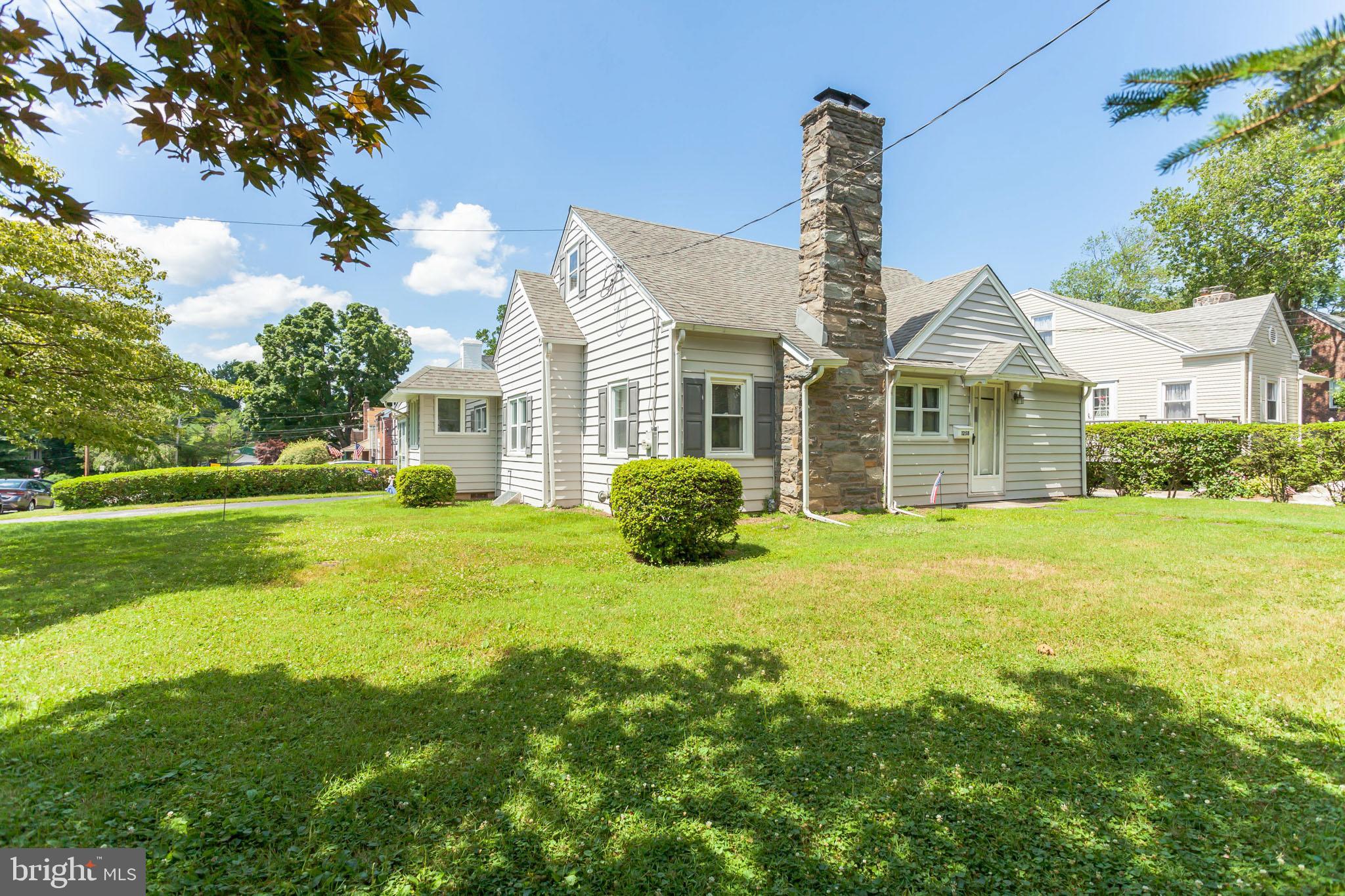 1258 Steel Road Havertown, PA 19083 - Photo 2 of 31