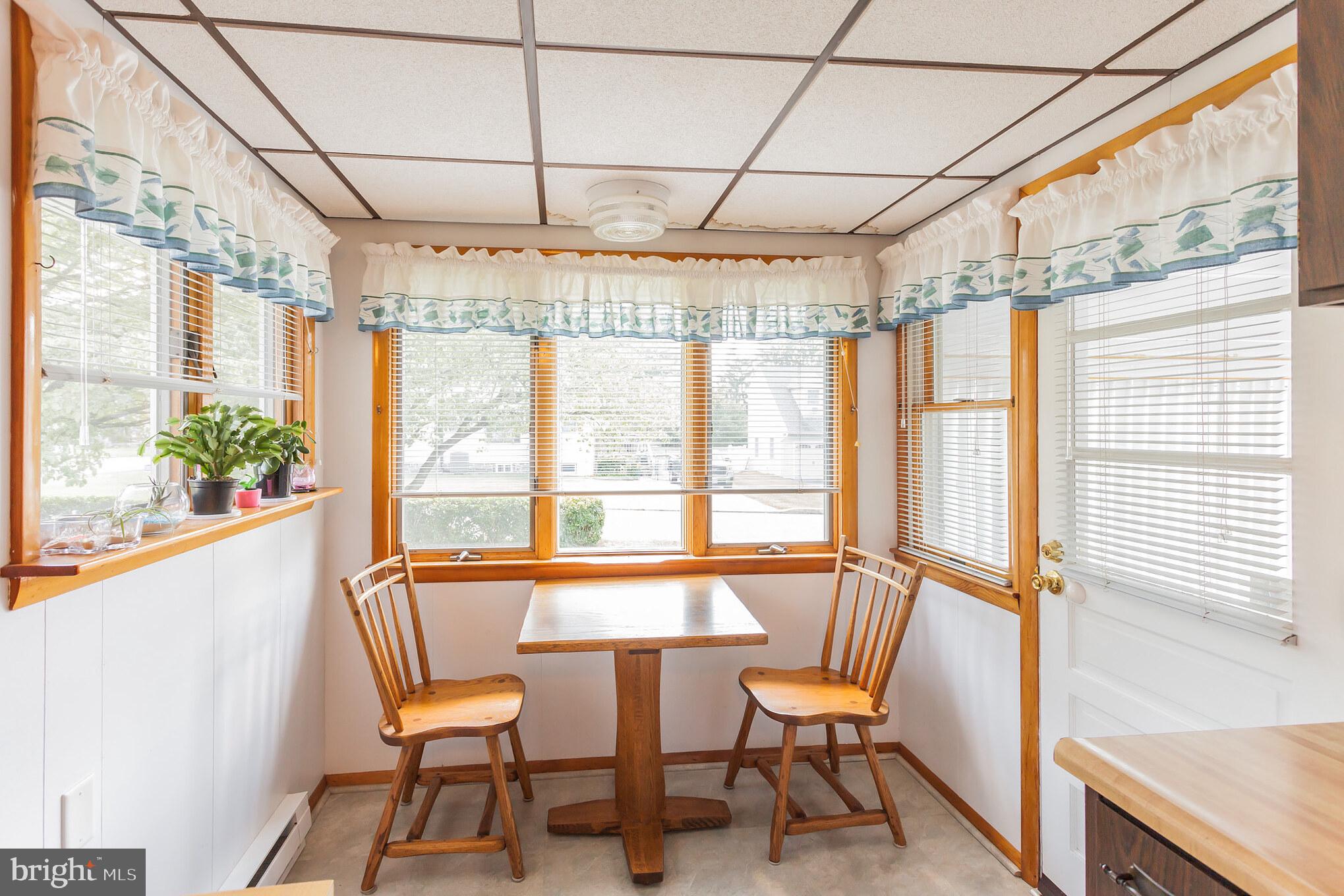1258 Steel Road Havertown, PA 19083 - Photo 13 of 31 Bresakfast nook