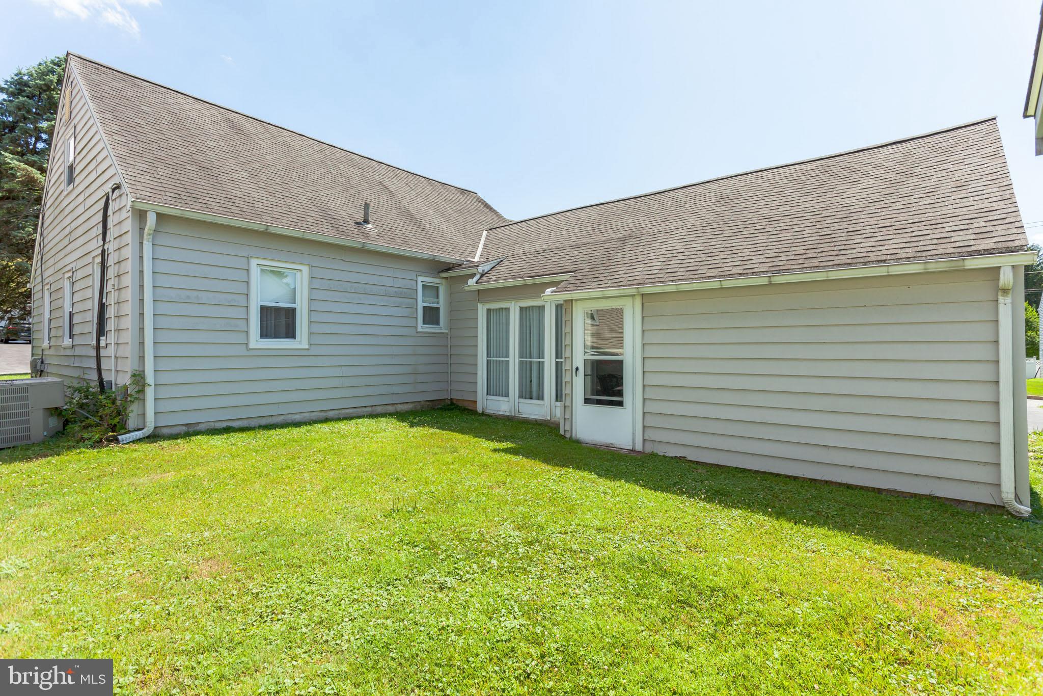 1258 Steel Road Havertown, PA 19083 - Photo 28 of 31 Exterior side