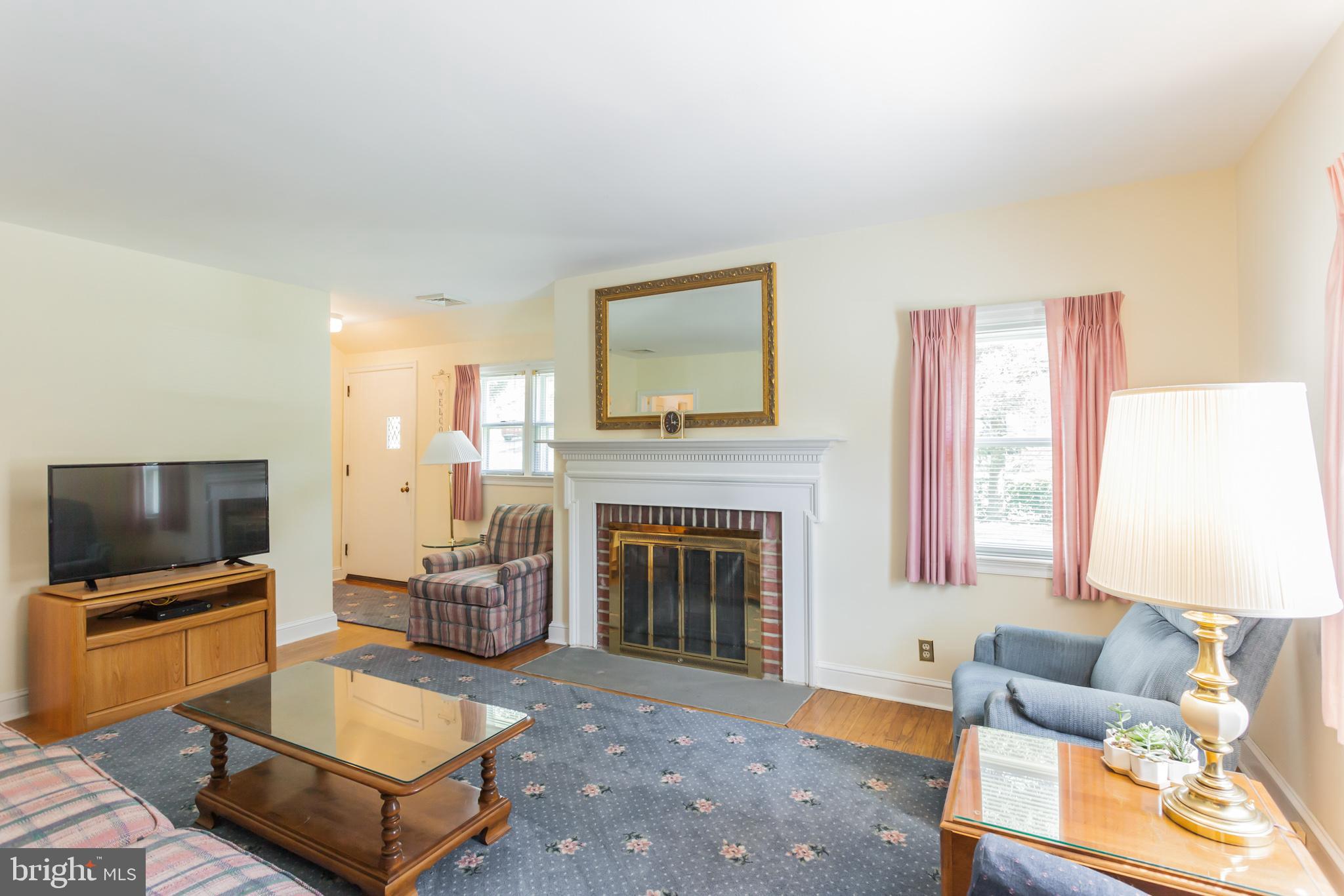1258 Steel Road Havertown, PA 19083 - Photo 5 of 31