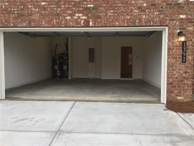 $2,500 | 1392 Weatherbrook Circle, Lawrenceville, GA 30043