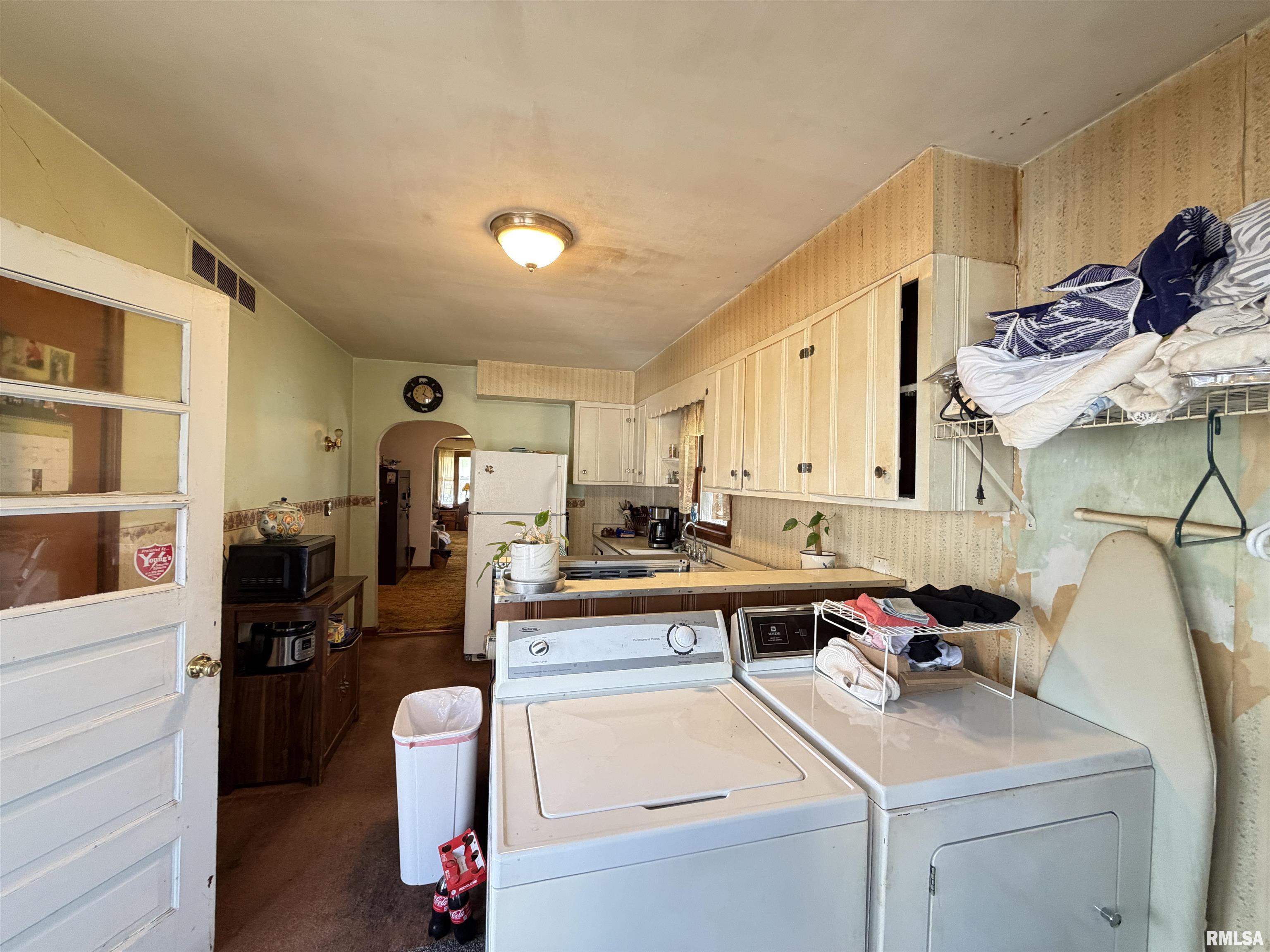 209 Yates Avenue Springfield, IL 62702 - Photo 8 of 17