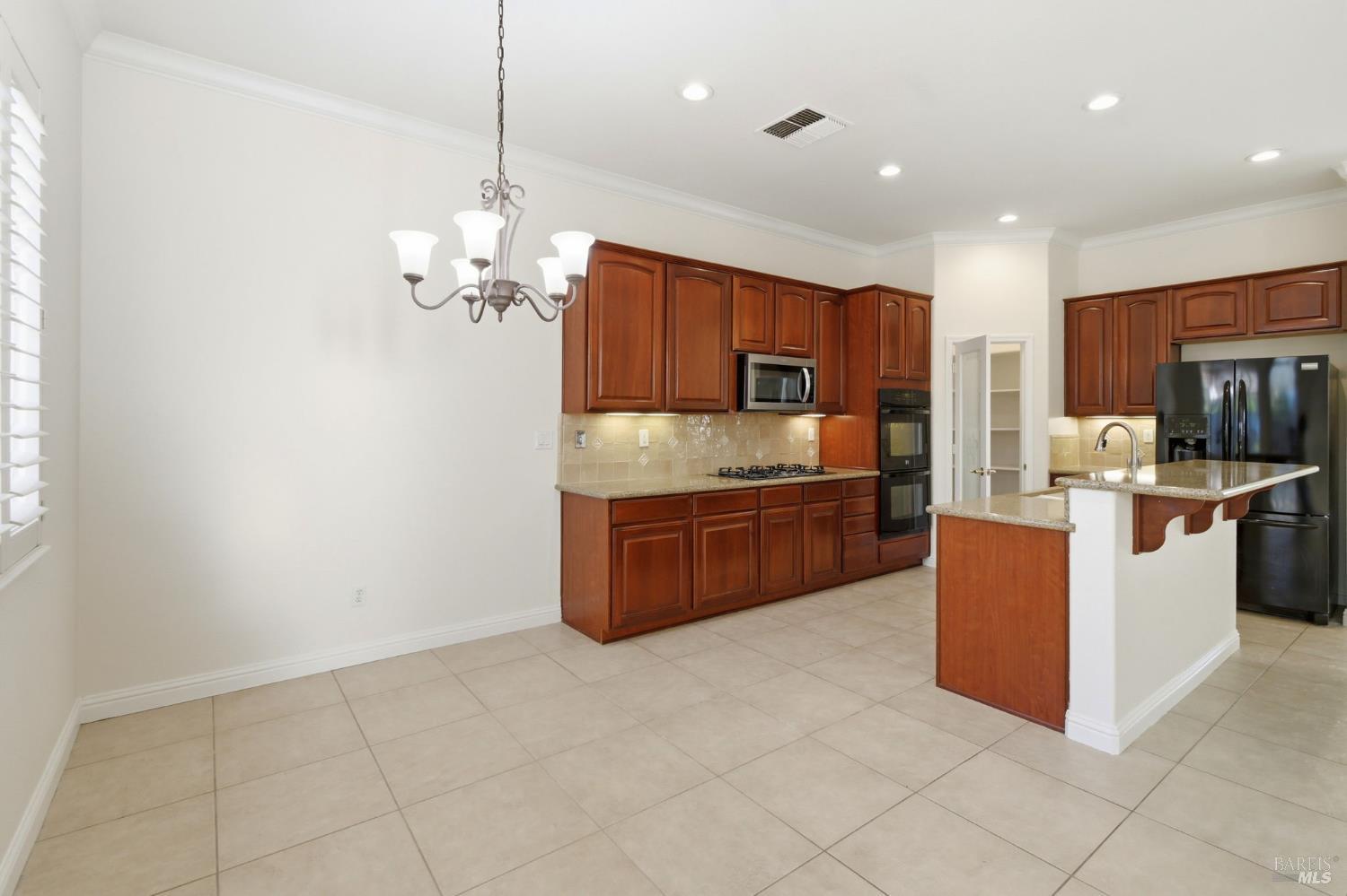 448 Three Rivers Court Vacaville, CA 95688 - Photo 16 of 44