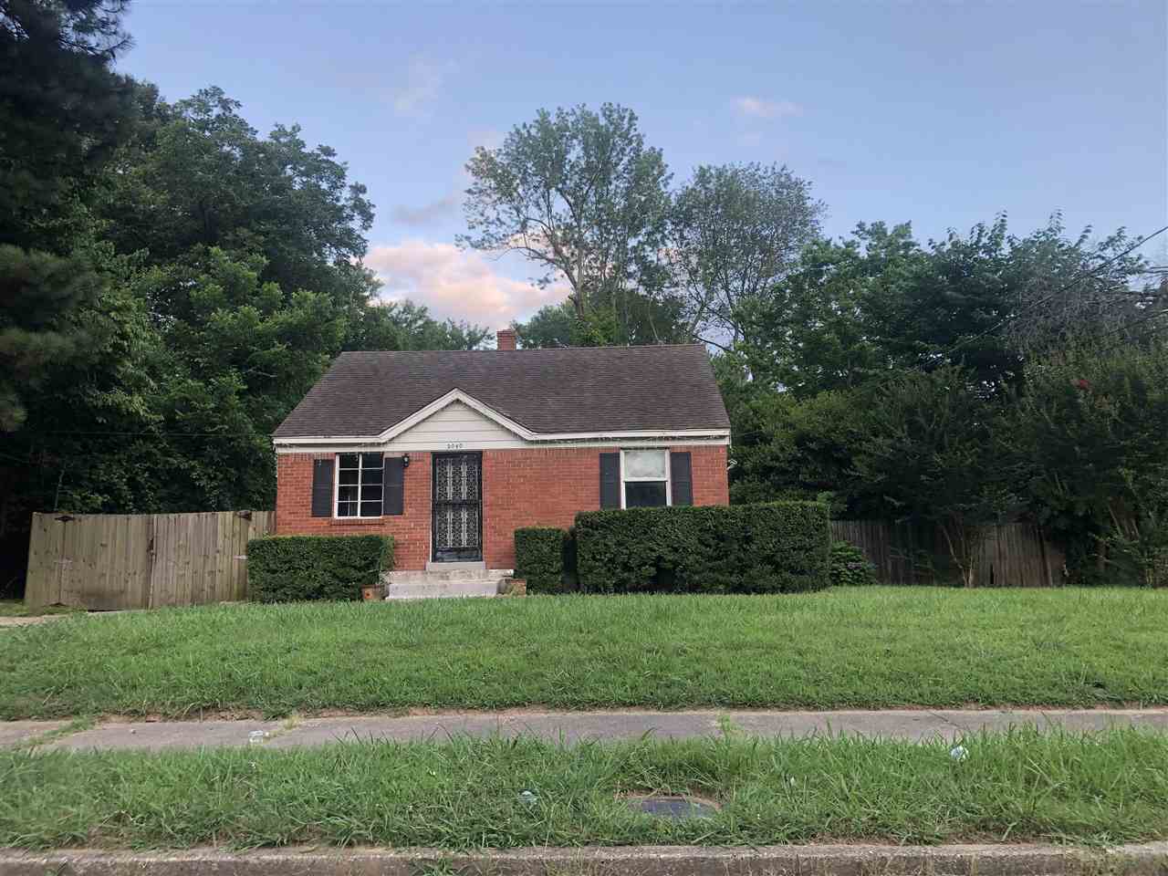 2040 Brookline Road Memphis, TN 38128 - Photo 1 of 8 Brick home with 2 bedroom, 1 bath and eat in kitchen. Large backyard.