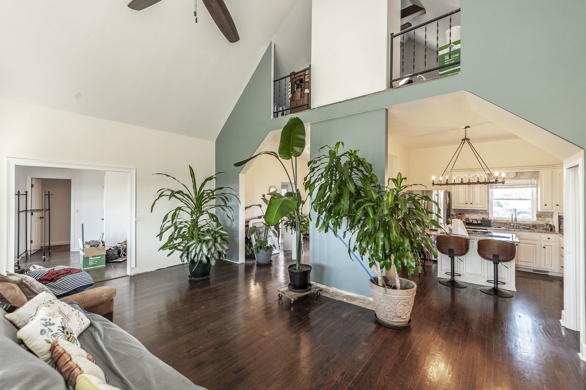 414 B Rock Springs Road Castalian Springs, TN 37031 - Photo 12 of 79 a living room with furniture and a potted plant