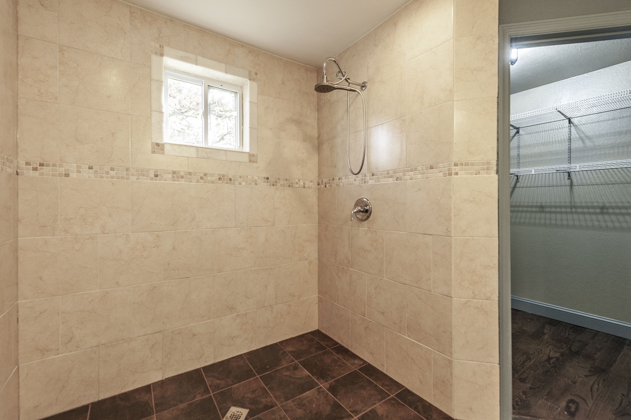 414 B Rock Springs Road Castalian Springs, TN 37031 - Photo 40 of 79 a bathroom with a bathtub