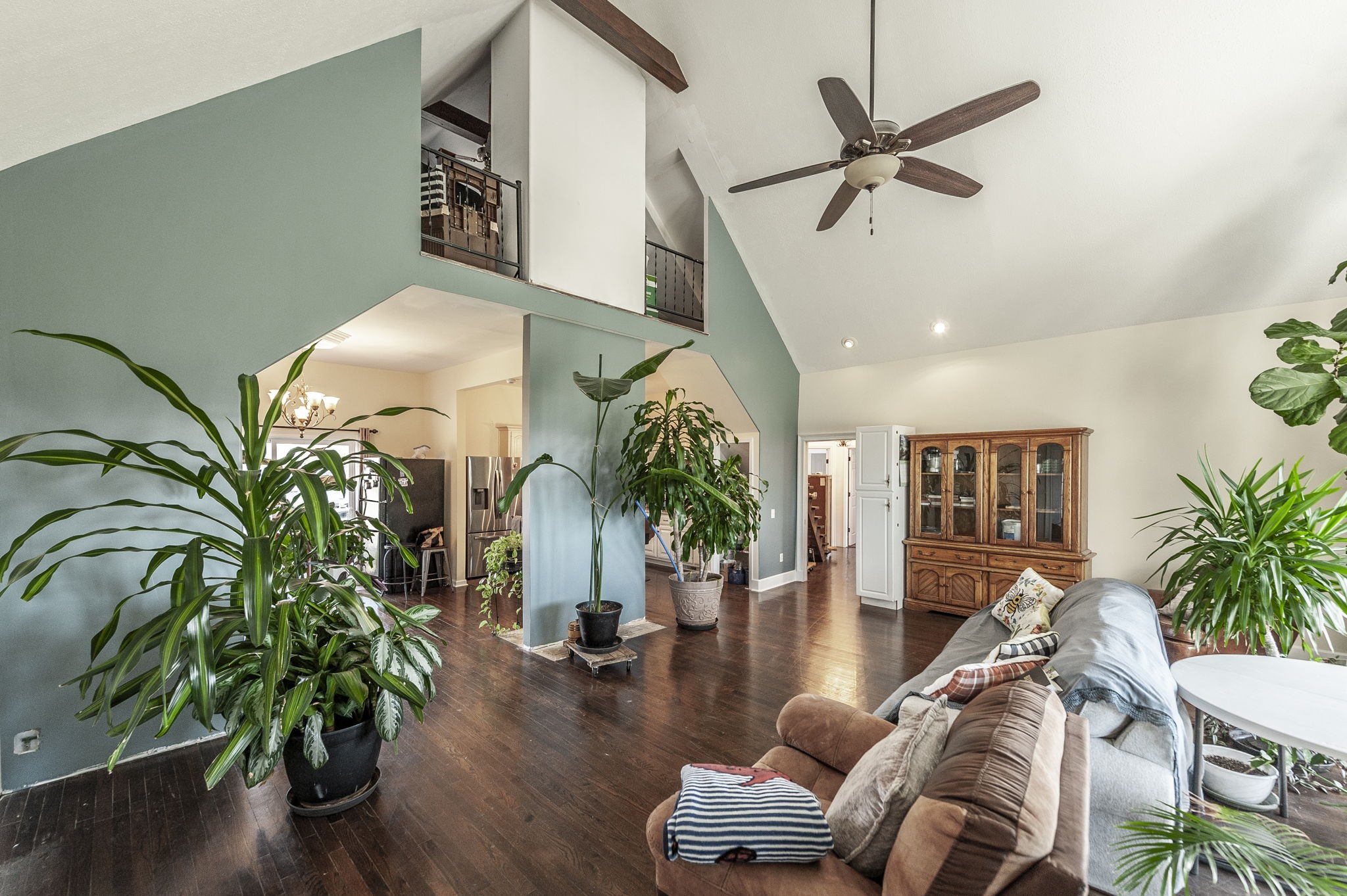 414 B Rock Springs Road Castalian Springs, TN 37031 - Photo 9 of 79 a living room with furniture and a potted plant