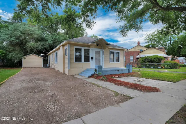 $1,350 | 6418 Sapphire Drive, Jacksonville, FL 32208