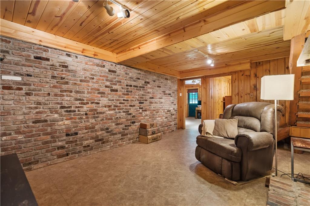 4023 Hilty Road Export, PA 15632 - Photo 15 of 25